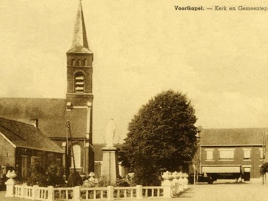 Postkaart Voortkapel zicht op de kerk