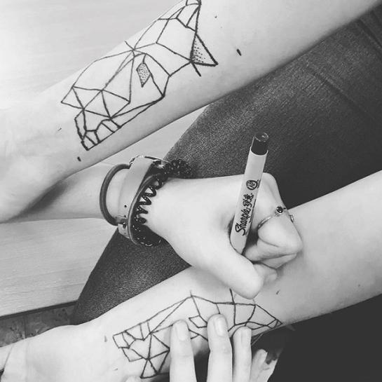 Tattoos zetten in de Kunstencampus